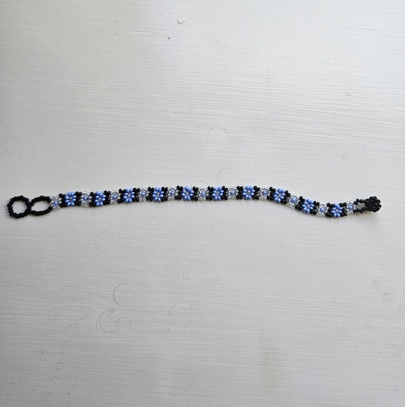 Beaded Flowet Bracelet in Blue and Black - Picture 11 of 13